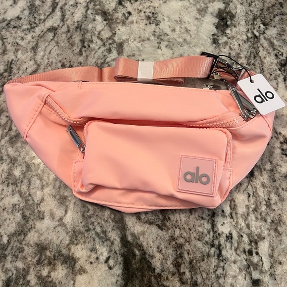 Alo Crossbody Fanny Pack - Pink - Brand New with Tags! - Picture 1 of 6